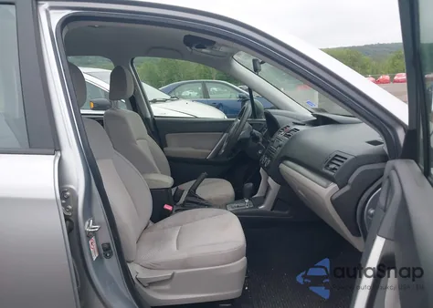 2014 Subaru Forester 2.5I z USA, uszkodzony, nr VIN JF2SJAAC8EH441583